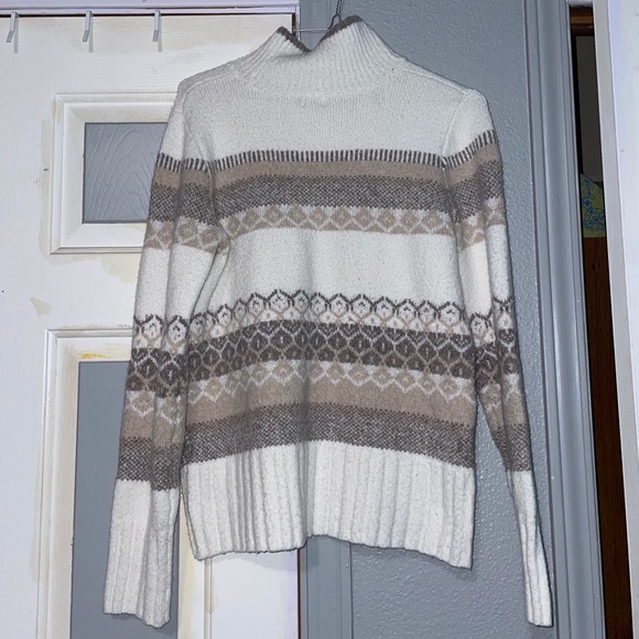 Aspen Women’s Turtleneck Sweater - Picture 2 of 3
